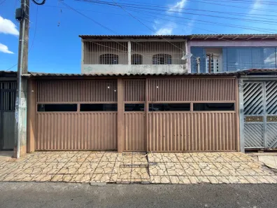 Sobrado com 4 Quartos à venda, 200m² no Ceilândia Norte, Brasília