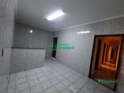 Casa com 3 Quartos para alugar, 90m² no Jardim Mirante, Várzea Paulista