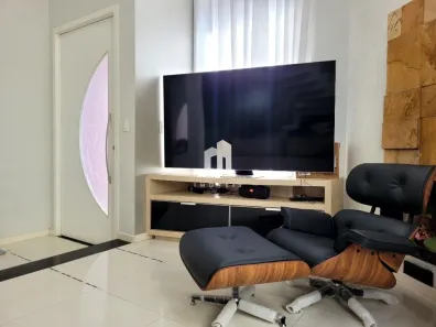 Sobrado com 3 Quartos para venda ou aluguel, 205m² no Tanguá, Almirante Tamandaré