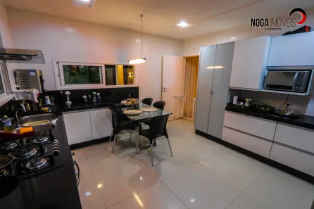 Casa de Condomínio com 5 Quartos à venda, 400m² no Candelária, Natal