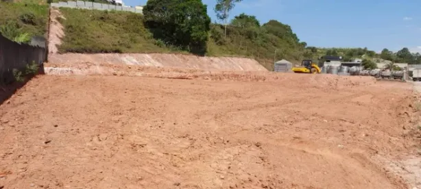 Galpão/Depósito/Armazém para venda ou aluguel, 2000m² no Parque Paraíso, Itapecerica da Serra