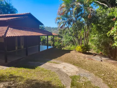 Fazenda/Sítio com 3 Quartos para alugar, 64m² no Condomínio Parque dos Cisnes, Goiânia