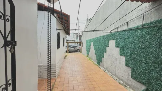 Casa com 2 Quartos para alugar, 300m² no Nossa Senhora das Graças, Manaus