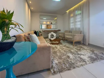 Casa com 3 Quartos à venda, 250m² no Caiçara-Adelaide, Belo Horizonte