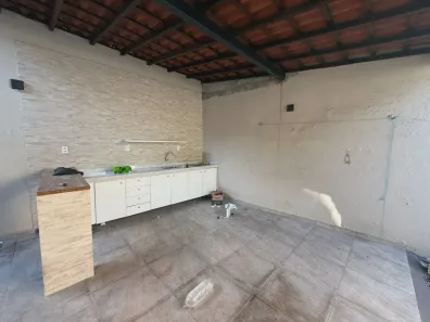 Casa com 3 Quartos para alugar, 300m² no Nossa Senhora das Graças, Manaus