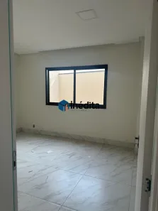 Sobrado com 4 Quartos para alugar, 400m² no Residencial Goiânia Golfe Clube, Goiânia