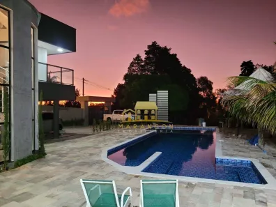 Casa de Condomínio com 5 Quartos para venda ou aluguel, 550m² no Reneville, Mairinque