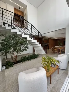 Casa com 5 Quartos para alugar, 280m² no Jardins Valência, Goiânia