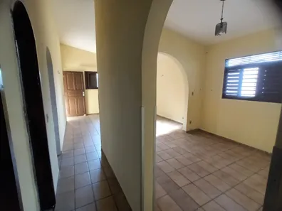 Casa com 2 Quartos para alugar, 140m² no Candelária, Natal