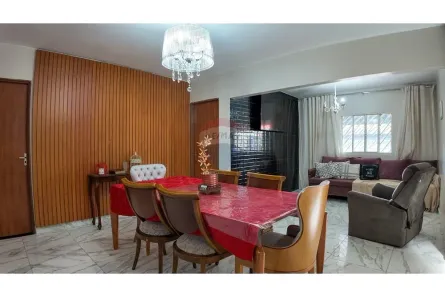Sobrado com 5 Quartos à venda, 200m² no Setor Central, Brasília