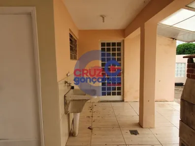 Casa com 3 Quartos para venda ou aluguel, 200m² no Vila Indaiá, Rio Claro