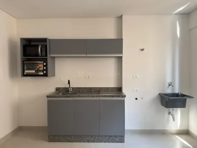 Kitnet com 1 Quarto para alugar, 25m² no Zona 07, Maringá