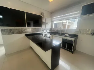 Casa de Condomínio com 4 Quartos para venda ou aluguel, 220m² no Fazenda Rodeio, Mogi das Cruzes