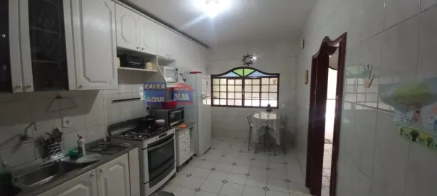 Sobrado com 4 Quartos à venda, 340m² no Taguatinga Norte, Brasília