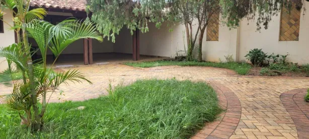 Ponto Comercial com 8 Quartos para alugar, 399m² no Santa Tereza, Belo Horizonte