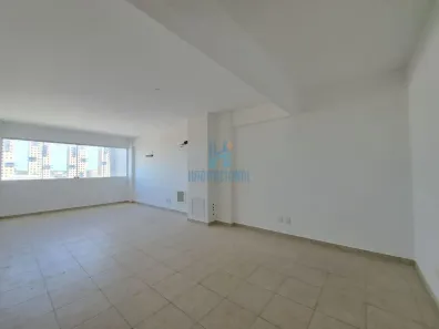 Sala Comercial para alugar, 25m² no Candelária, Natal