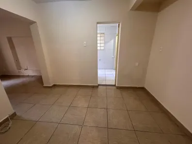 Casa com 2 Quartos para alugar, 70m² no Cruzeiro, Belo Horizonte