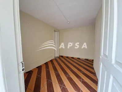 Casa com 3 Quartos para alugar, 70m² no Centro, Nova Iguaçu