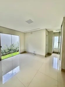 Casa com 3 Quartos para venda ou aluguel, 260m² no Jardins Valência, Goiânia