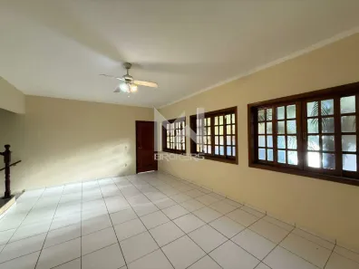Casa de Condomínio com 3 Quartos para alugar, 174m² no Pinheirinho, Vinhedo