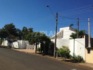 Sobrado com 3 Quartos para alugar, 500m² no Vila Tamoio, Ibaté
