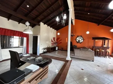 Casa com 3 Quartos para alugar, 300m² no Igara, Canoas
