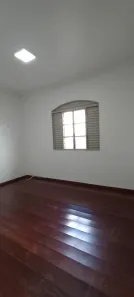 Casa com 3 Quartos para alugar, 300m² no Santa Inês, Betim