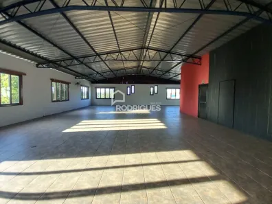 Sala Comercial para alugar, 110m² no Centro, Portão