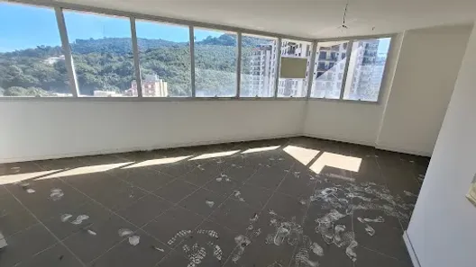 Sala Comercial à venda, 29m² no Santa Rosa, Niterói