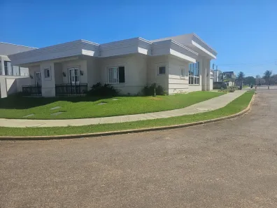 Casa de Condomínio com 5 Quartos para venda ou aluguel, 331m² no Loteamento Caribe, Palmas