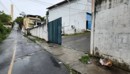 Galpão/Depósito/Armazém à venda, 550m² no Caji, Lauro de Freitas
