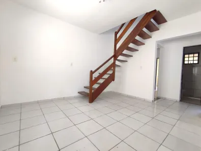 Casa com 2 Quartos à venda, 75m² no Brasil Industrial (Barreiro), Belo Horizonte