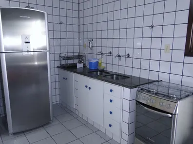 Casa com 4 Quartos para alugar, 200m² no Centro, Camaçari