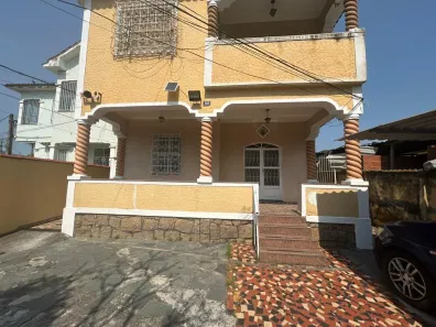 Casa com 3 Quartos para alugar, 100m² no Campo Grande, Rio de Janeiro