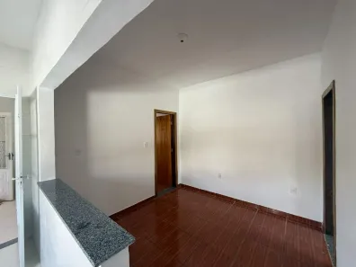 Casa com 2 Quartos para alugar, 65m² no São Marcos, Belo Horizonte