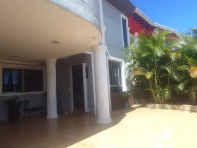 Sobrado com 6 Quartos à venda, 400m² no Setor Central, Brasília