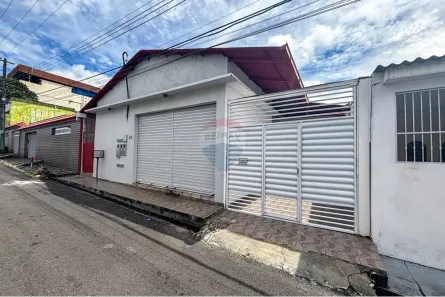 Casa com 4 Quartos à venda, 300m² no Dom Pedro I, Manaus