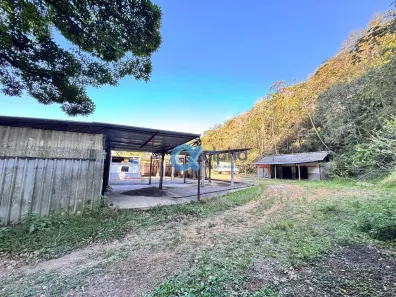 Galpão/Depósito/Armazém para alugar, 650m² no Quarteirão Brasileiro, Petrópolis