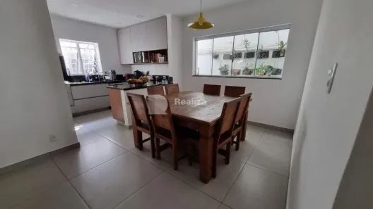 Sobrado com 3 Quartos à venda, 300m² no Vila São Geraldo, Taubaté
