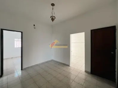 Casa com 3 Quartos para alugar, 169m² no São José, Divinópolis