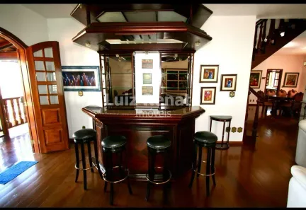 Casa de Condomínio com 4 Quartos para alugar, 422m² no Mangabeiras, Belo Horizonte