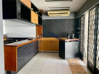 Ponto Comercial para venda ou aluguel, 50m² no Quarteirão Brasileiro, Petrópolis