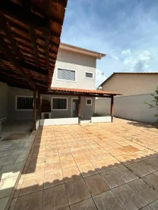 Sobrado com 4 Quartos à venda, 226m² no Plano Diretor Norte, Palmas