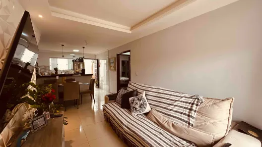 Casa de Condomínio com 2 Quartos à venda, 107m² no Jardim Olinda, Cabo Frio