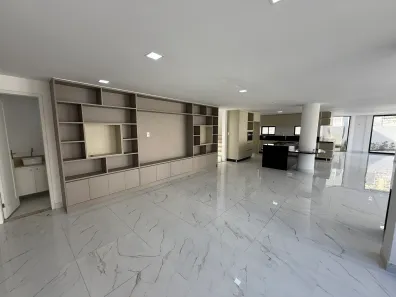 Casa de Condomínio com 4 Quartos à venda, 220m² no Candelária, Natal