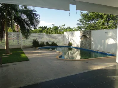 Casa de Condomínio com 4 Quartos para alugar, 390m² no Loteamento Portal do Sol II, Goiânia