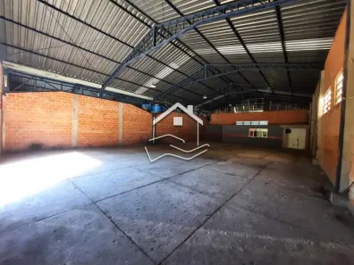 Galpão/Depósito/Armazém para alugar, 460m² no Pedro do Rio, Petrópolis