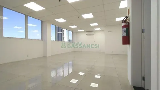 Sala Comercial para alugar, 54m² no Centro, Caxias do Sul