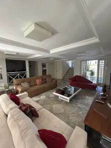 Casa com 4 Quartos para venda ou aluguel, 350m² no Joana D'Arc, Nova Iguaçu