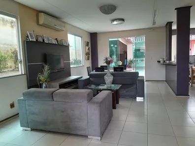 Sobrado com 4 Quartos à venda, 360m² no Parque 10 de Novembro, Manaus